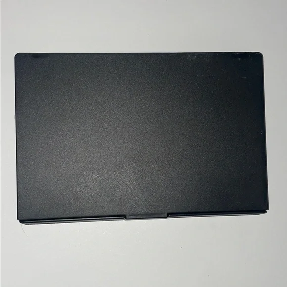 Popfeel brand neutral-shade eyeshadow palette - Picture 2 of 2